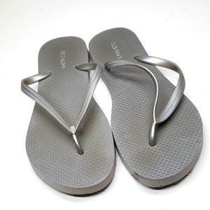 OLD NAVY Gray Flip Flops 7